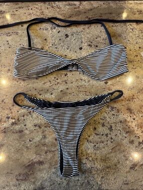 Cupshe Black & White Striped Bandeau Bikini